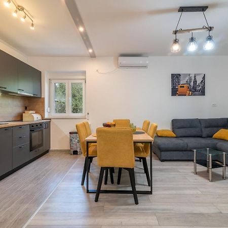 Apartman Galeb Trogir Ngoại thất bức ảnh