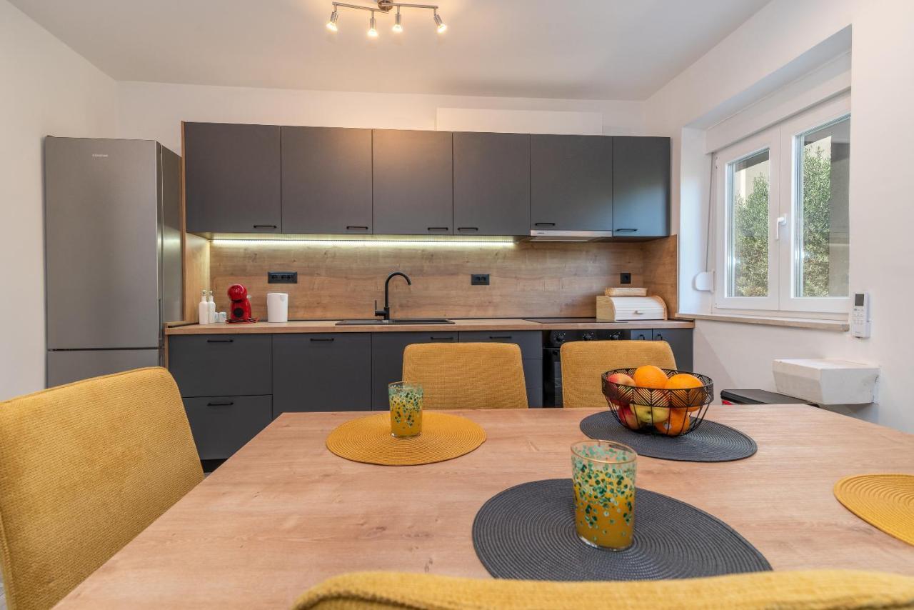 Apartman Galeb Trogir Ngoại thất bức ảnh